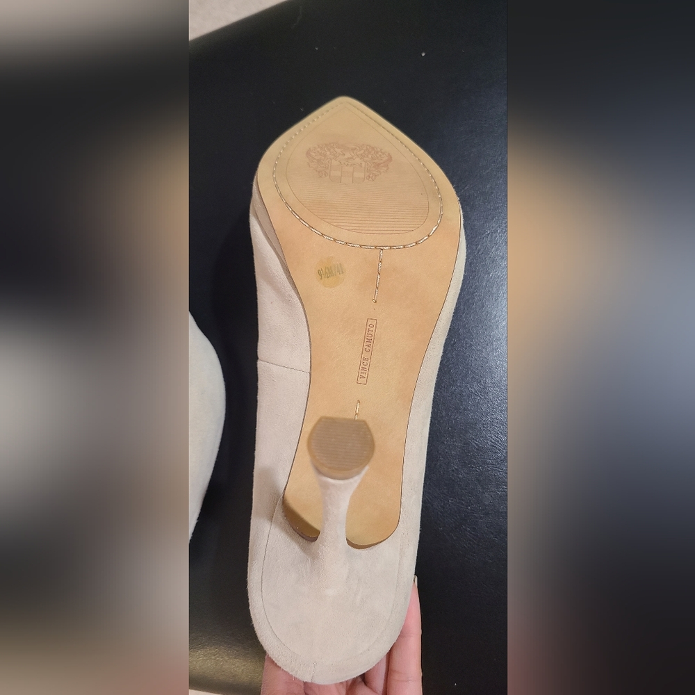 Shoes - Picture 2 of 3